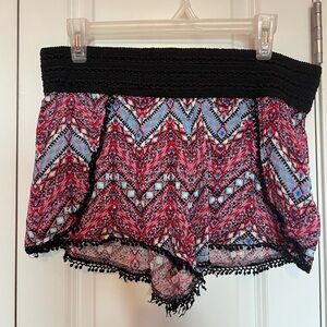 No Boundaries shorts XL